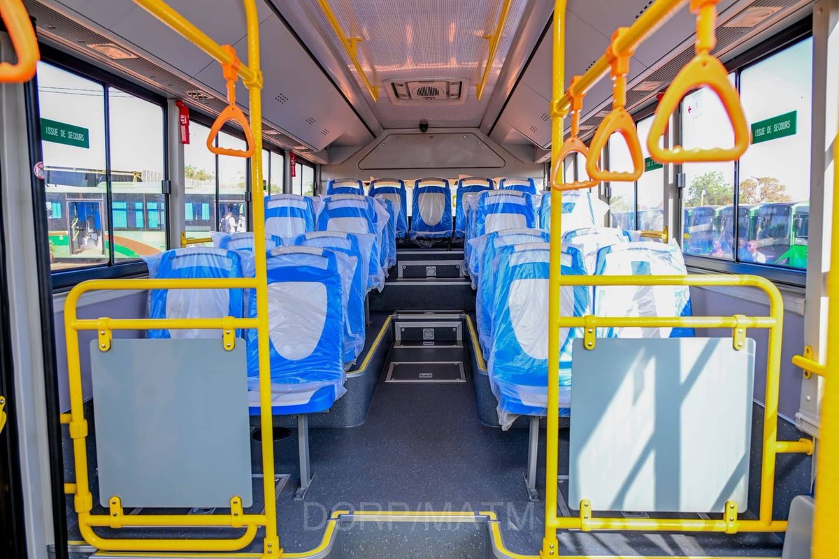 🇧🇫 Burkina Faso / Mobilité urbaine : 375 nouveaux bus pour renforcer le parc de la SOTRACO (530 au total).

Le Premier Ministre, Chef du Gouvernement, S.E.M. Rimtalba Jean Emmanuel OUEDRAOGO, a procédé, le mardi 27 janvier 2026 à Ouagadougou, à la remise officielle de trois cent