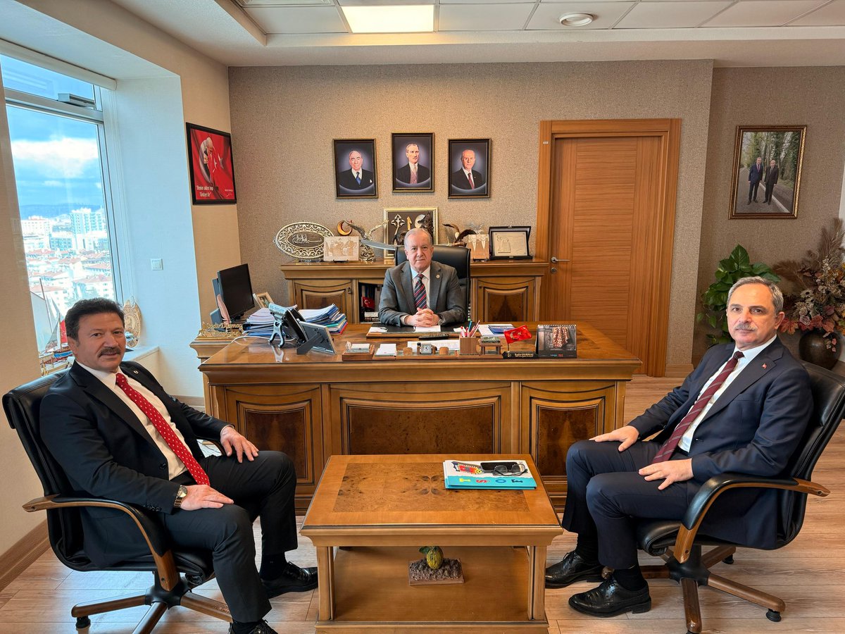 MehmetYiginer's tweet image. Milliyetçi Hareket Partisi Yerel Yönetimlerden Sorumlu Genel Başkan Yardımcımız ve Ankara Milletvekilimiz Sayın Sadir Durmaz’ı; İstanbul Esnaf ve Sanatkarlar Odaları Birliği Başkanımız Mesut Şengün, ESOB Başkan Vekilimiz Kemal Sarı ve Yönetim Kurulu Üyemiz Fevzi Kuvvet ile…