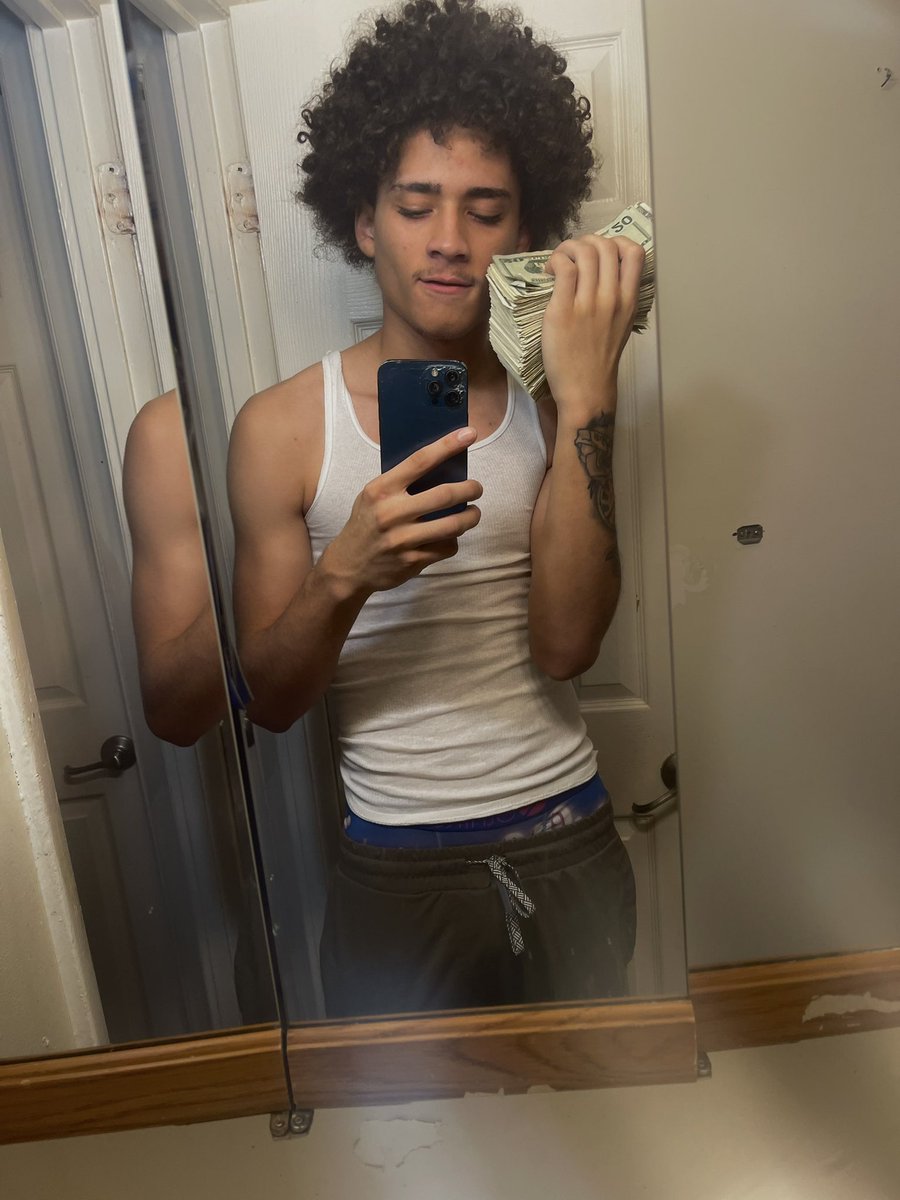 0Motion_'s tweet image. I been staying down stackin every dollar Ian been inna mood