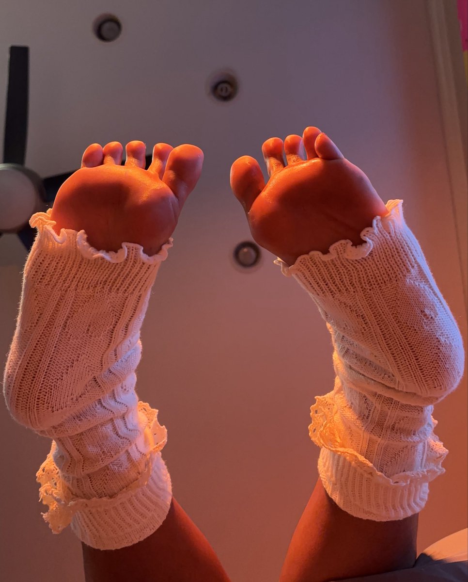 Lolatheruler (findom) tweet media
