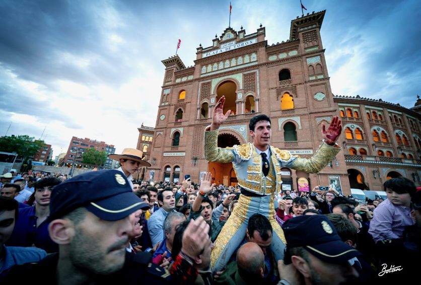 📝 ACTUALIDAD

👉 Diego García continúa con su apoderado en Perú, Robert Tacza
chicuelinasytafalleras.com/actualidad/die… <a href="/DiegoGarciaInf/">Diego Garcia</a> <a href="/Alvaro1Garcia/">Álvaro García</a> <a href="/TaurinaDiego/">Peña Taurina Diego García</a>