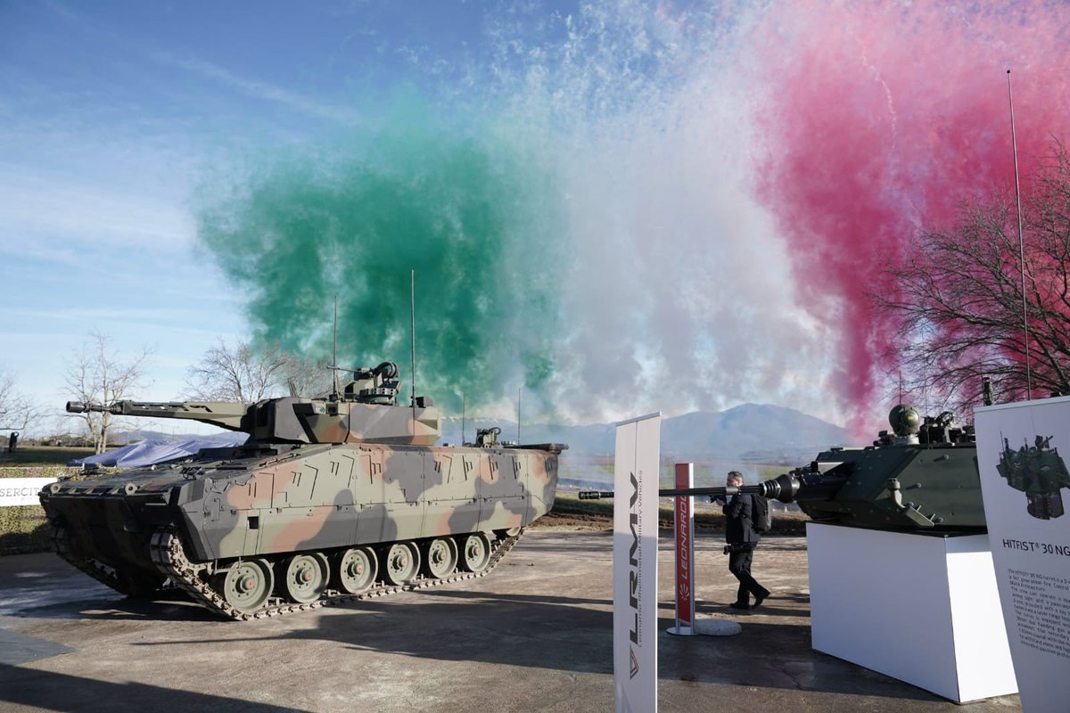 Leonardo_live's tweet image. 🔴#LDO_PR Today, at the Italian Army (@Esercito) Multifuncional Experimentation Center (Ce.Poli.Spe) in Montelibretti, the Leonardo Rheinmetall Military Vehicles (#LRMV) Joint Venture delivered to the Armed Forces the first four #Lynx infantry fighting vehicles. This first