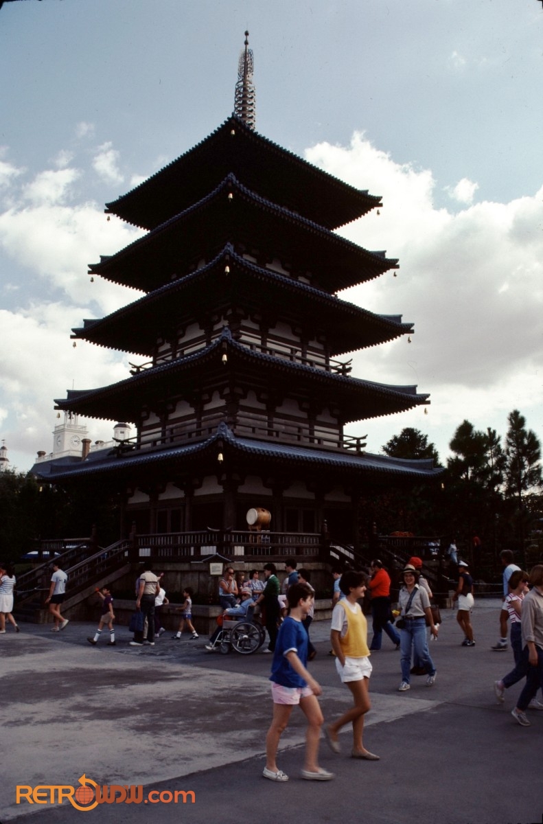 RetroWDW's tweet photo. The Double Daily Retro Photo!

Japan-Pavilion-EPCOT-1984-_2
Gallery: EPCOT Center 1984 at Christmas
Link to gallery on first comment!
#RetroWDW #Throwback #Vintage #DisneyWorld https://t.co/ZjPSRVXgaz
