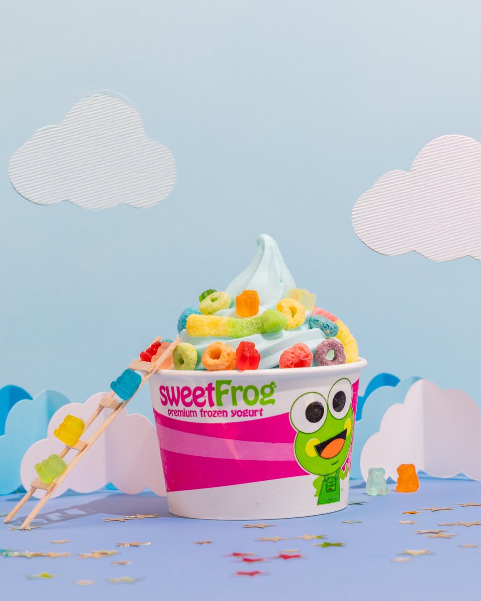 sweetFrog's tweet image. This is what froyo heaven looks like 😍🍦☁️🧸