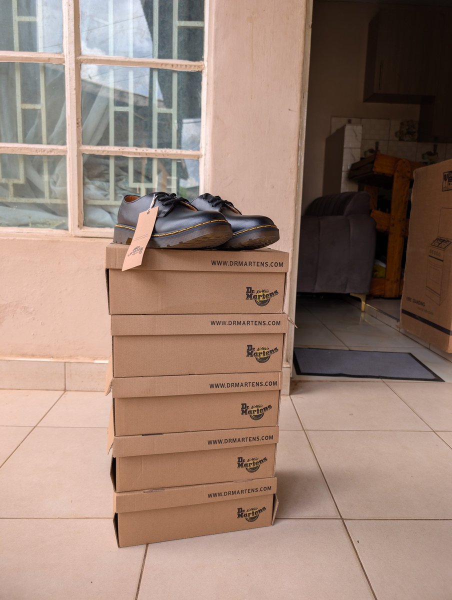 DekhoMw's tweet photo. Dr. Martens Boots – AVAILABLE 🔥
💰 Price: Mk200,000.00 only
📏 Sizes: 40, 41, 42, 43
🎨 Colors: Black &amp; Brown
📍 Location: Lilongwe
🚚 Free delivery within the city

Contact: +265888820959 https://t.co/NwmLVaPaLR