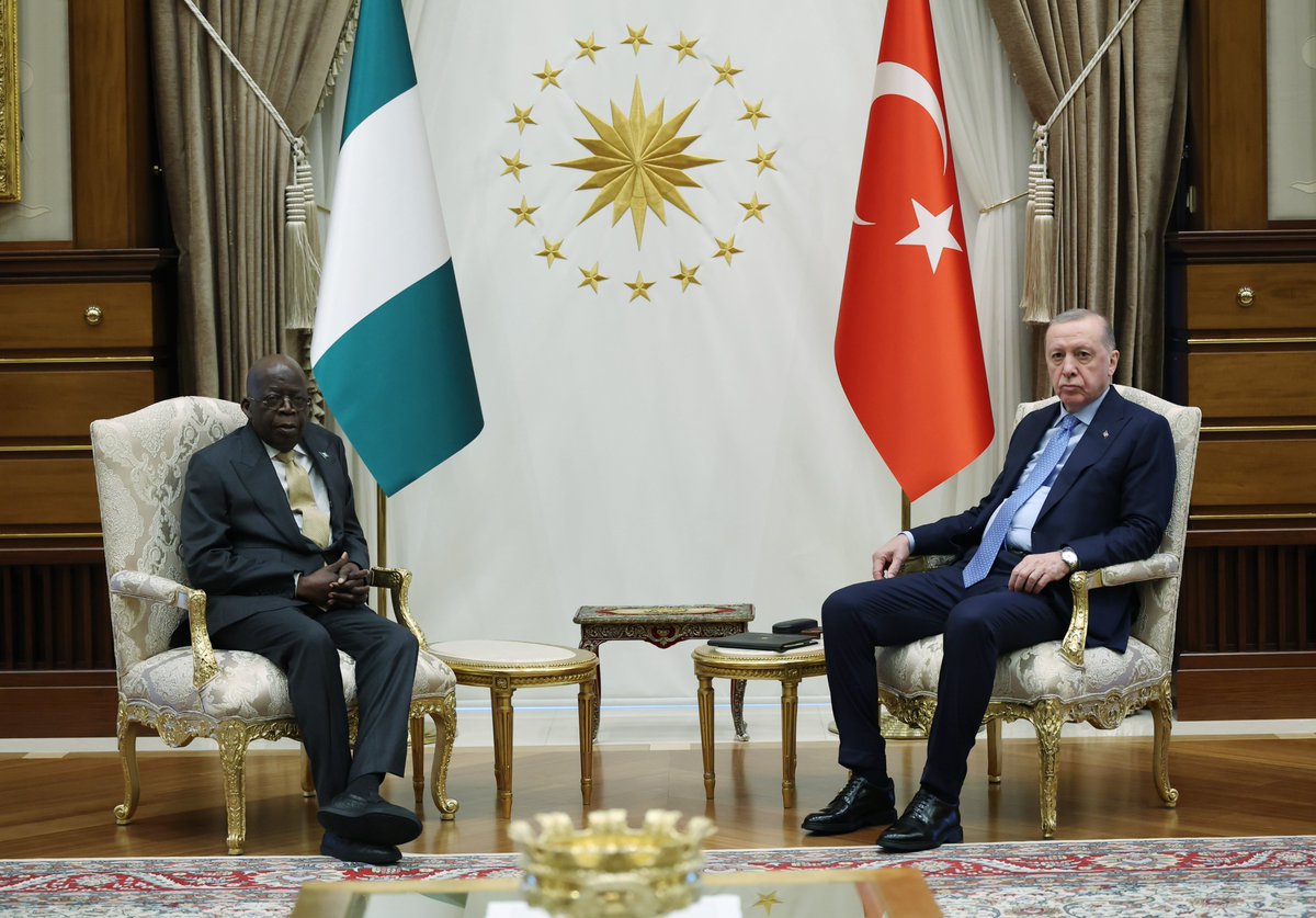 RTErdogan's tweet image. Ülkemize ilk resmî ziyaretini gerçekleştiren Nijerya Cumhurbaşkanı Sayın Tinubu ve kıymetli heyetini Ankara’da ağırlamaktan büyük memnuniyet duydum. 🇹🇷🇳🇬
          
Nijerya bizim için dost bir ülke olmasının ötesinde 230 milyonluk nüfusuyla Sahraaltı Afrika’daki en yakın ticaret…