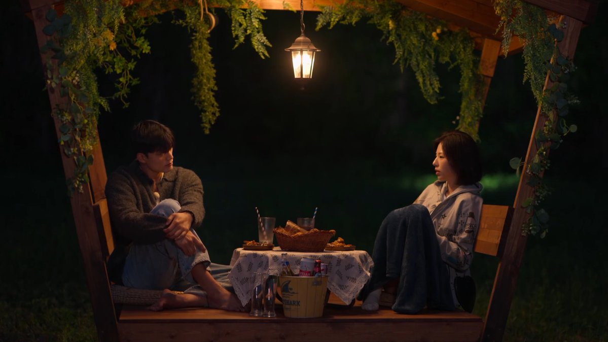 94KlSS's tweet image. “Give me that chance first, you said you would go paradise with me first”
“I am the only left handed one”

Hyeonwoo, a buff quiet guy, that wins all games, who’s set on one girl, and wakes up in the middle of the night to write down why he’s so intrigued by her

#singlesinferno5