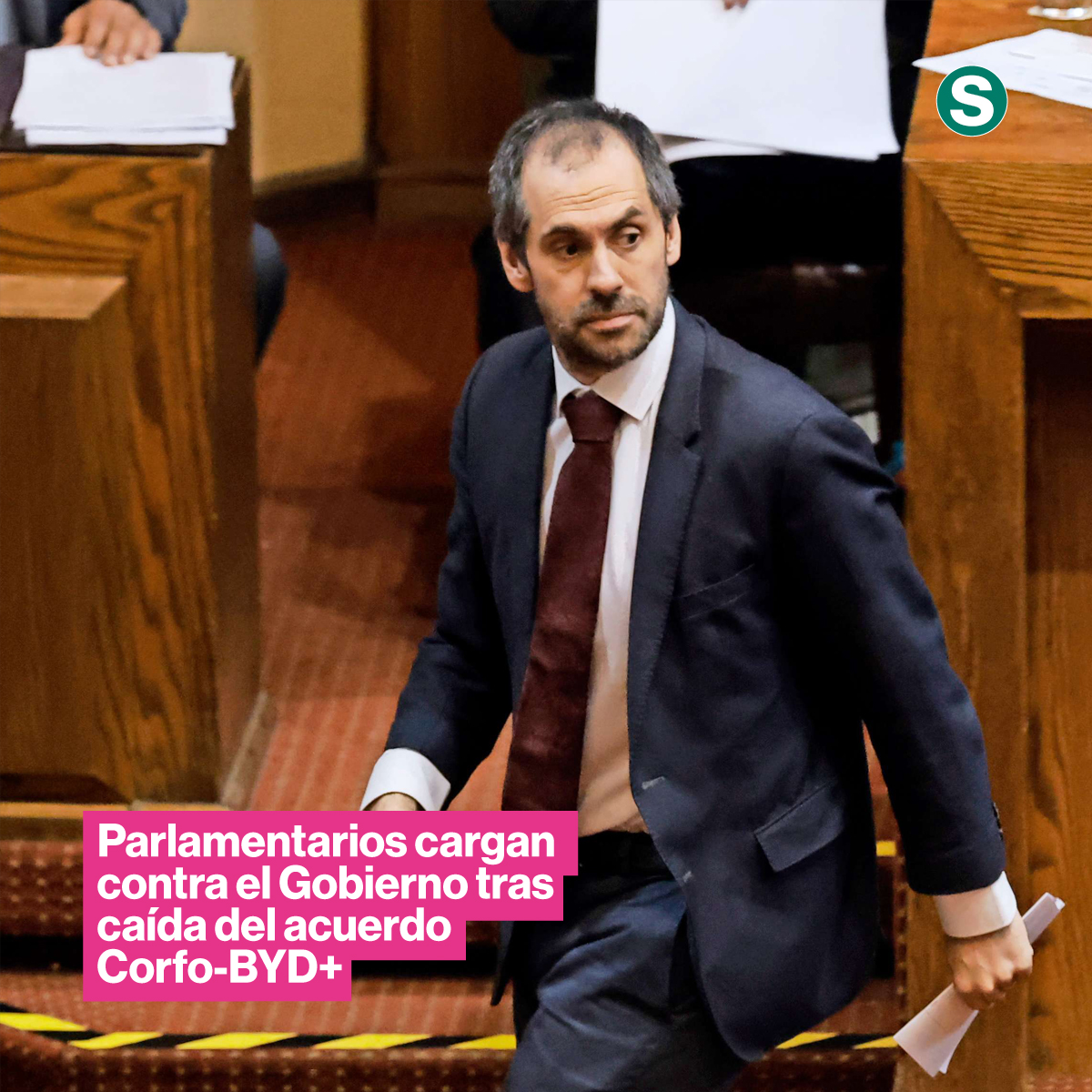 La_Segunda's tweet image. Se cae BYD y explota la molestia en Antofagasta: diputados acusan anuncios inflados y otro golpe a la inversión del Ejecutivo. US$500 millones y mil empleos que no llegaron. ¿Fracaso anunciado del litio? 👉 lasegunda.com