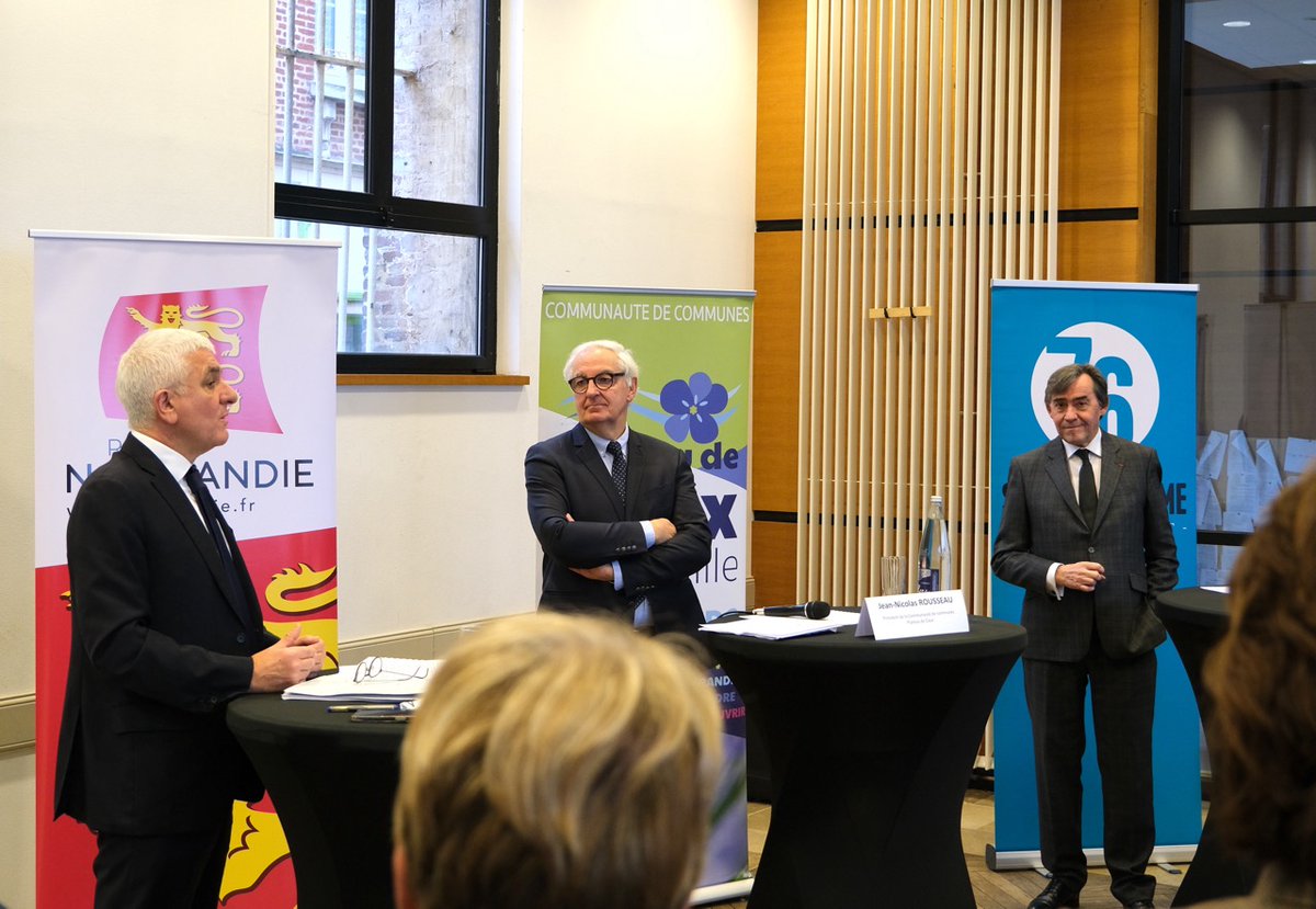 #CD76 ✍️ Signature du contrat de territoire de la communauté de communes Plateau de Caux
Ce contrat de plus de 6M€ comporte 6 projets dont 5 aidés par le Département à hauteur de 1,5M€ a des travaux à Doudeville et Héricourt-en-Caux ou encore une piste de BMX à Yerville.