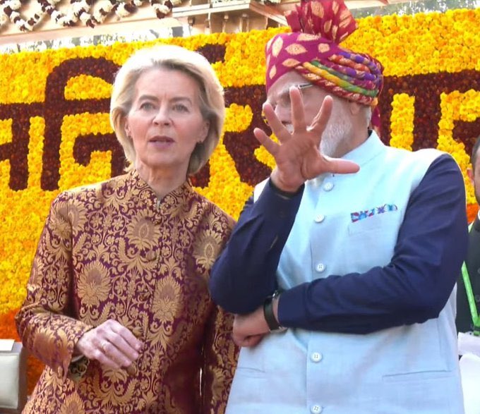 News Algebra tweet media