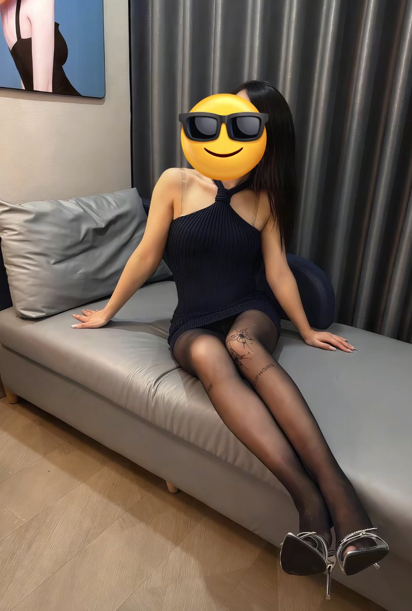 瘾大骚b想找鸡吧大，有实力男人，想操高质量，私我，带你飞