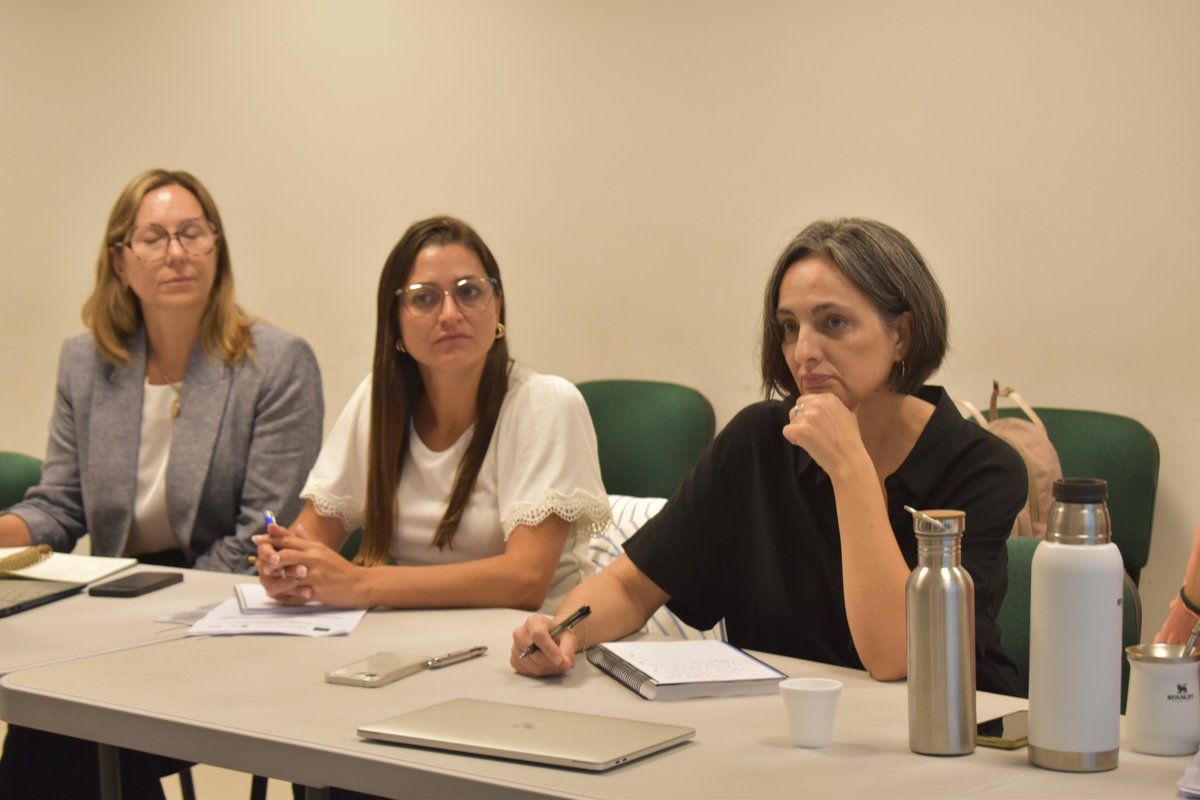 AuciUruguay's tweet image. 🔸Autoridades y técnicos de #AUCI se reunieron en Torre Ejecutiva con integrantes de la  Presidencia saliente y la nueva Unidad Técnica del @pifcss para dialogar sobre la estrategia 2024-2030, el plan de trabajo para este año y revisar aspectos logísticos y administrativos.