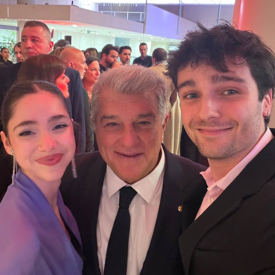 EN MAX NAVARRO I LA JUDIT GARUZ SON CATALANS I VESTEIXEN LA NOSTRA SAMARRETA