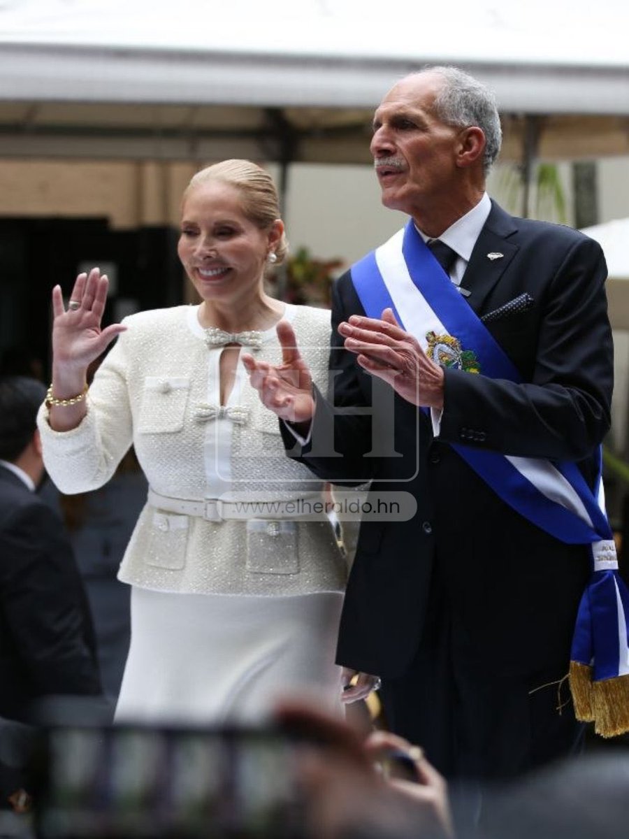 Después de tanto tiempo, tenemos presidente y primera dama de lujo jeñores 🙌🏼🫶🏻🇭🇳