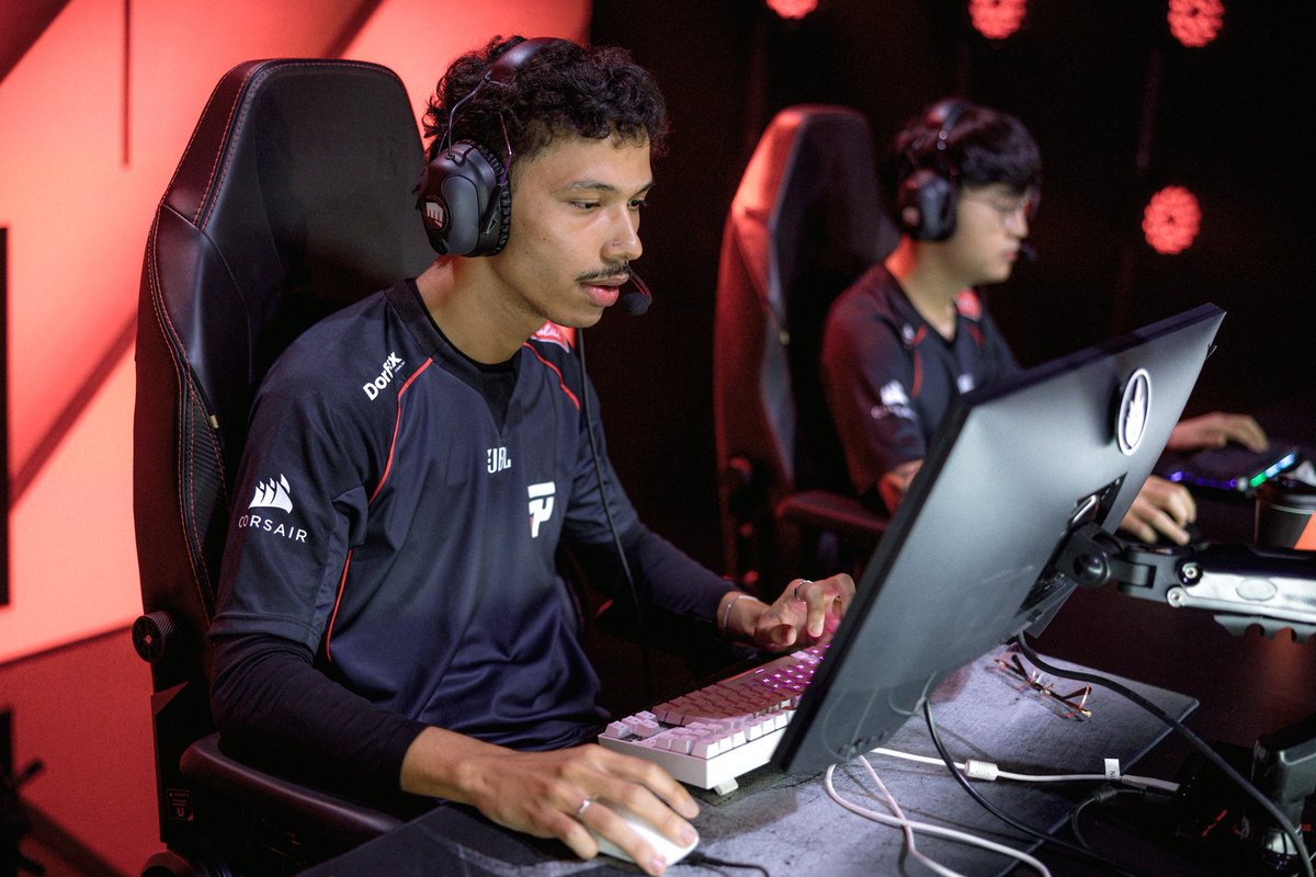 SheepEsportsBR's tweet image. URGENTE. 🚨

A 🇧🇷 paiN Gaming não contará mais com 🇧🇷 Marvin como ADC titular. 

Os Tradicionais contrataram 🇰🇷 Trigger, que estava na 🇰🇷 Nongshim Esports Academy no último ano. 

O sul-coreano já iniciou os treinos com a equipe e estreia no próximo final de semana.