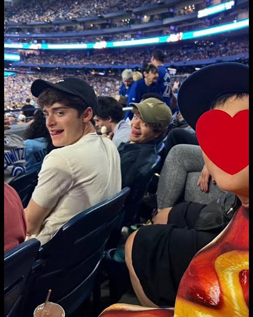 arsoniix's tweet image. throwback of this noah cunty pict and finn looks soo boyfriendable that day too