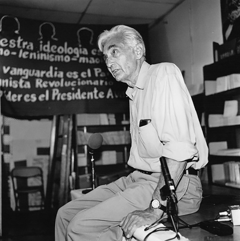 #OtD 27 Jan 2010 American libertarian socialist historian, World War II air force bombardier, and huge inspiration to us at the Working Class History, Howard Zinn, died aged 87. Listen to our podcast about his life and work: workingclasshistory.com/podcast/e69-70…