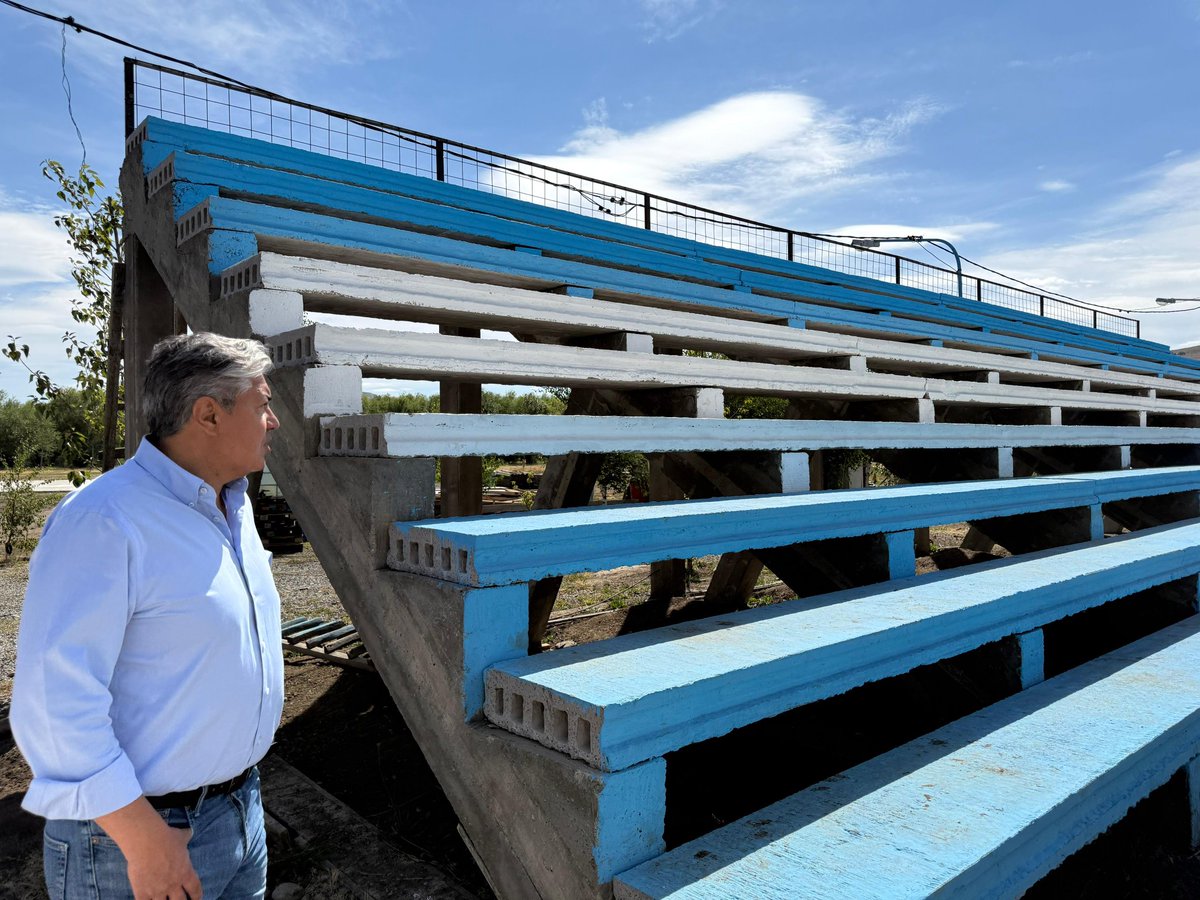 Rolo_Figueroa's tweet photo. PROGRAMA CLUBES SOCIALES

Recorrimos en Junín de los Andes las instalaciones del Centro Tradicionalista Huiliches, donde se están llevando adelante importantes obras de mejoramiento que tendrán un impacto directo en esta nueva edición de la Fiesta Nacional del Puestero.

Queremos felicitar a todo el equipo de trabajo por el compromiso y el buen manejo de este hermoso predio. Ojalá la comunidad acompañe esta nueva edición de la fiesta, que se realiza con mucho esfuerzo. Defender y fortalecer nuestras tradiciones es fundamental para cuidar lo que somos.