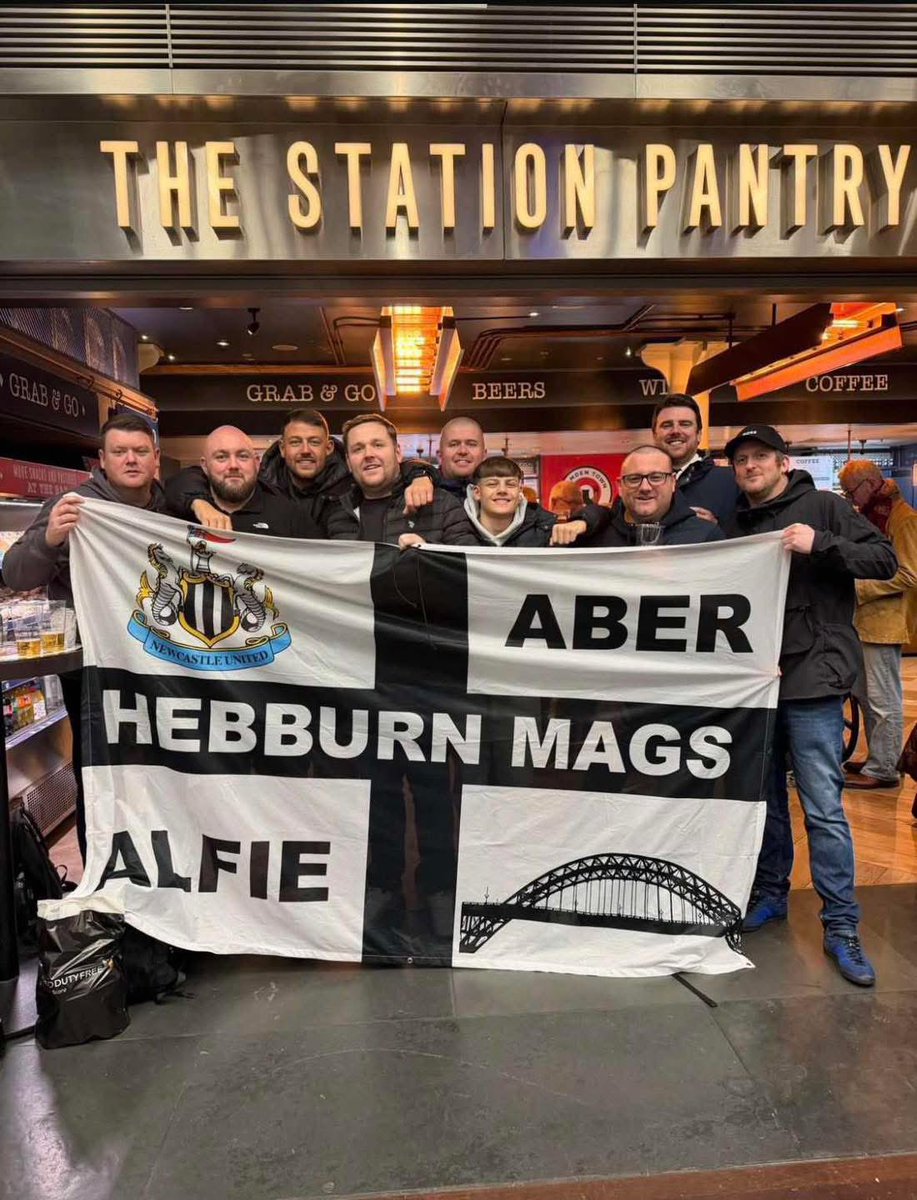 footyawayday's tweet photo. Newcastle fans on their way to Paris today🏴🏳️ #nufc https://t.co/BziUnjWie8