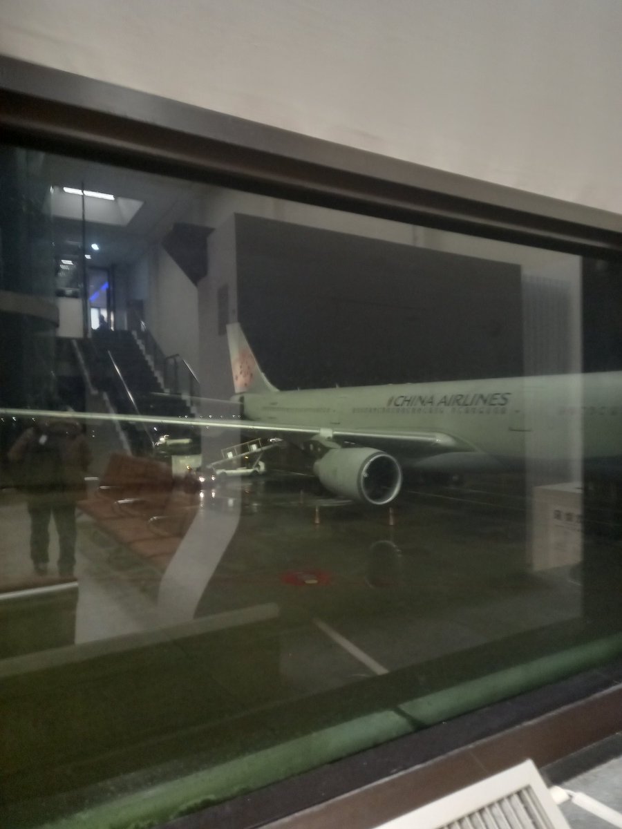 AndreySison01's tweet photo. Welcome to #taiwan , may next flight pa ulit. Another 15hrs long haul flight to #europetravel .
Puyat at jetlag na naman ang bunsoy.
Balik trabaho na naman as alipin ng salapi. https://t.co/ZG1jQcRe9Q