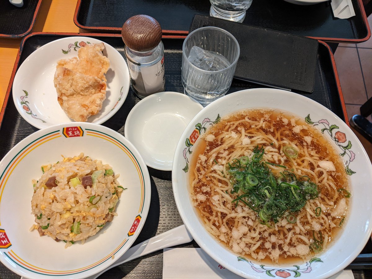 AI45056876's tweet photo. 朝はレトロな喫茶店
お昼は餃子の王将

#日本電子専門学校 #AIシ���テム科 https://t.co/XcGsWyCGC5