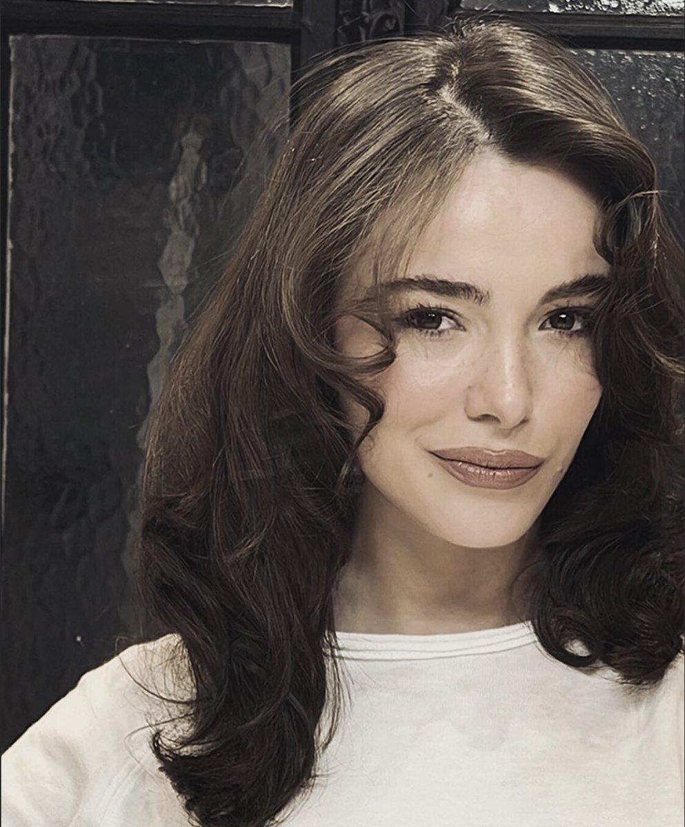 hvoidss's tweet image. lütfen ona bir dönem kadını karakteri