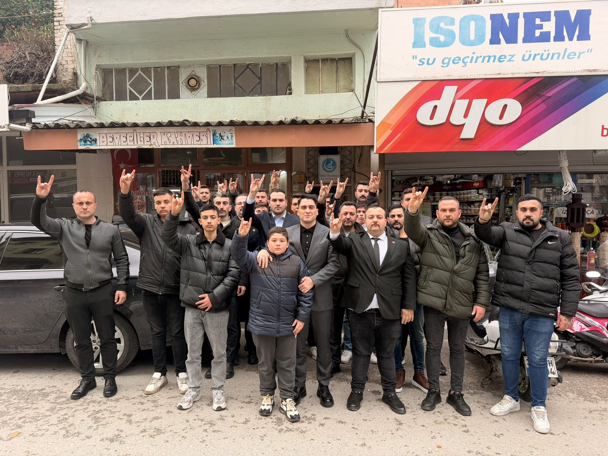 burakkilictc's tweet photo. Ülkü Ocakları Tire İlçe Başkanlığımızı ziyaret ederek, yarıyıl tatili döneminde yürüttükleri eğitim ve faaliyet çalışmalarını değerlendirdik.

Türk gençliği için gece gündüz çalışmaya devam edeceğiz. 🇹🇷🐺 https://t.co/HPvE2vXd9I