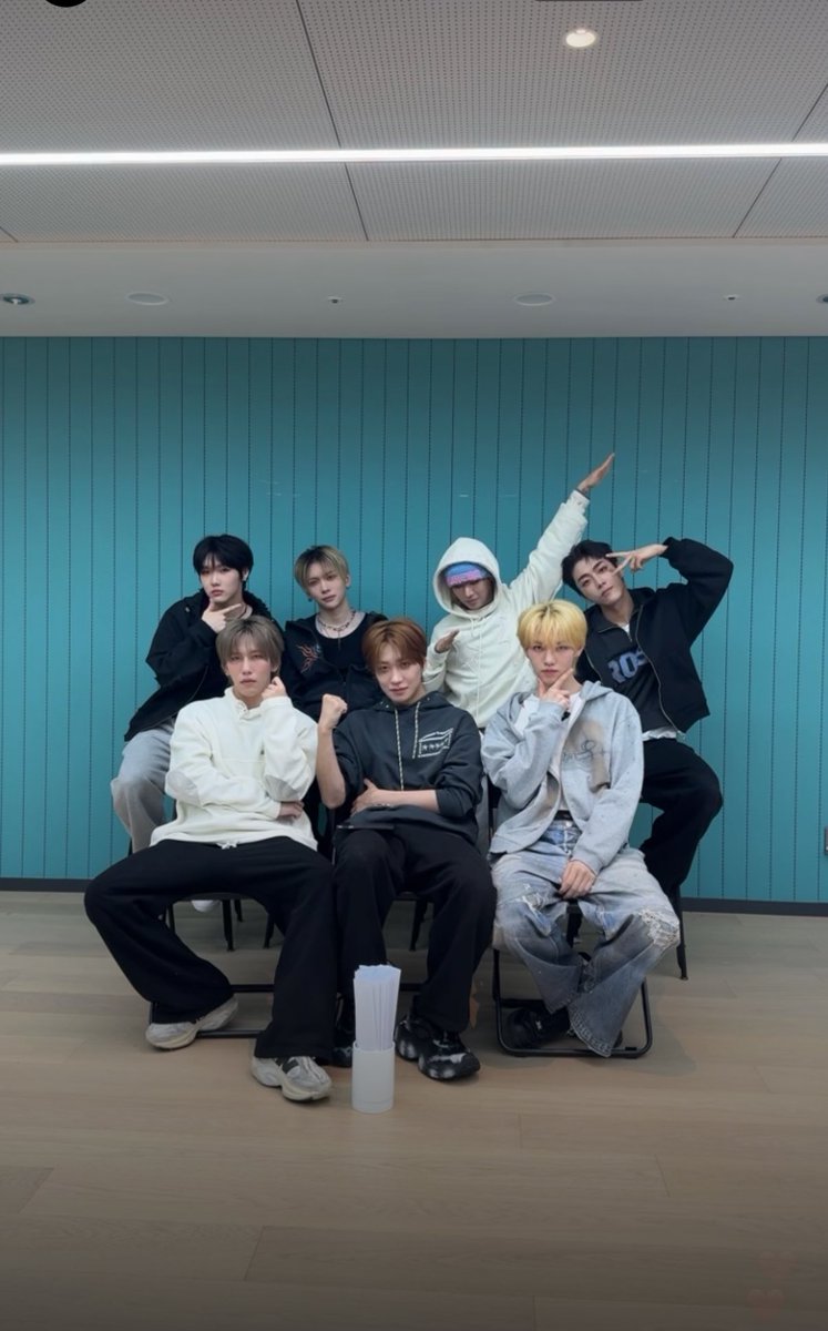 suurxn's tweet photo. 나는 우리 모디세이 가족이 너무 좋다..❤️‍🔥 https://t.co/PcbfHxbAxW