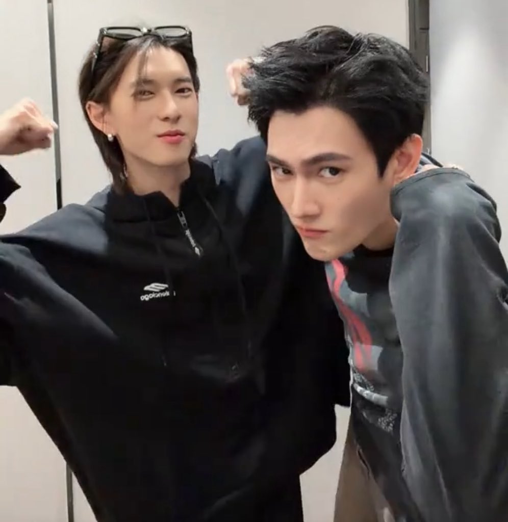 PoohPavel_TWFC's tweet image. แก้มือ ตต อีกที @pavelphoom 

好甜蜜啊啊啊啊啊 💕 💕

❤️🐶🐈 ❤️

#PoohPavel 
#ppoohkt 
#pavelphoom 
260127