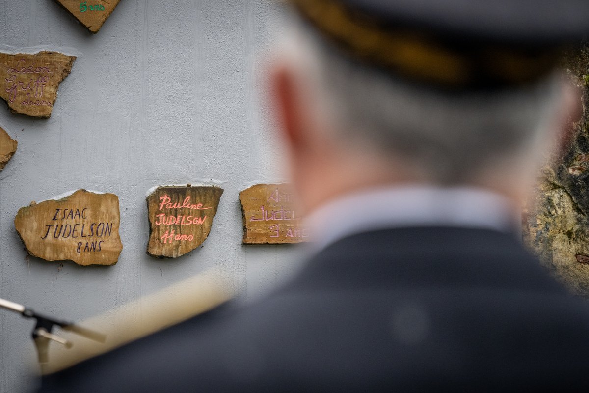 Image de Préfet des Landes - #Mémoire | Hommage aux victimes de la Shoah

Sous une pluie battante, Arnaud Bourda, directeur de ca