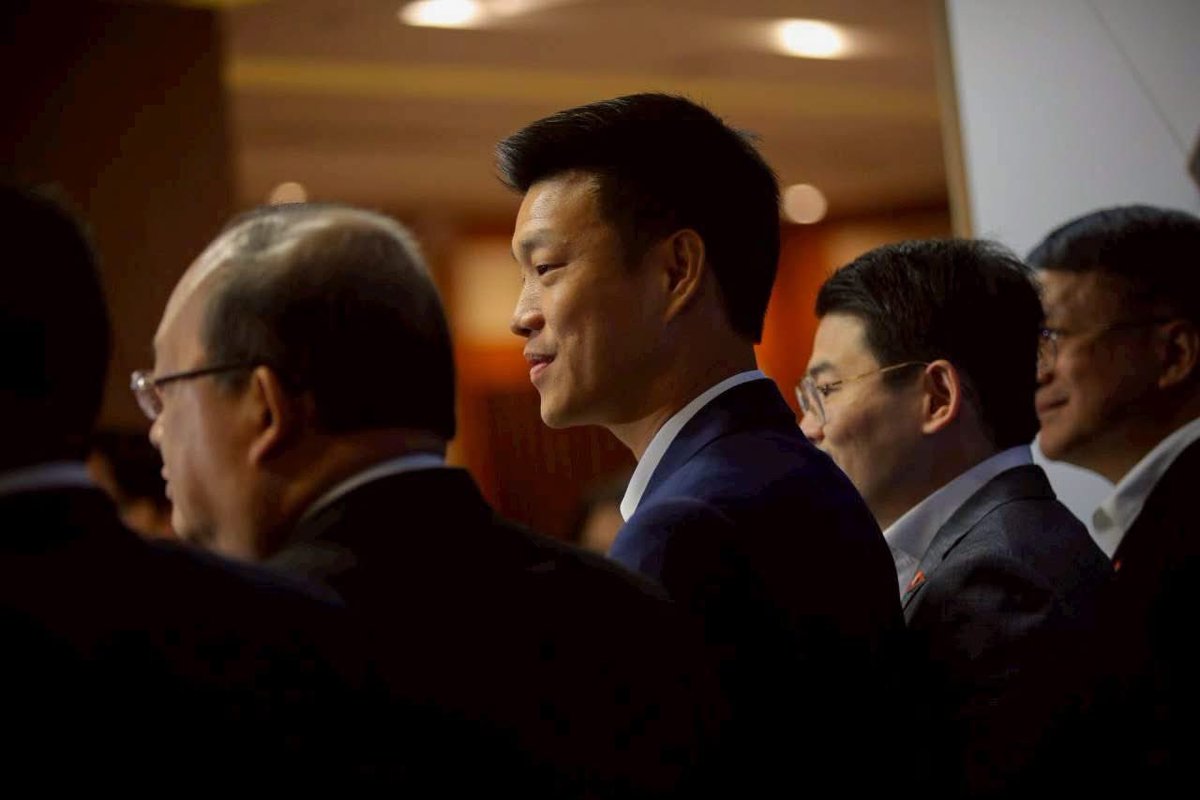 รัฐบาลประชาชนกับการขับเคลื่อนเศรษฐกิจและอุตสาหกรรมไทย 
.
วันนี้ผมและทีมบริหารรัฐบาลประชาชน พร้อมด้วยทีมเศรษฐกิจพรรคประชาชน เข้าพบและหารือแนวนโยบายกับผู้บริหารสภาอุตสาหกรรมแห่งประเทศไทย (ส.อ.ท.) ณ ห้องประชุม Passion สภาอุตสาหกรรมฯ 
.
จากที่ได้คุยกับภาคเอกชน