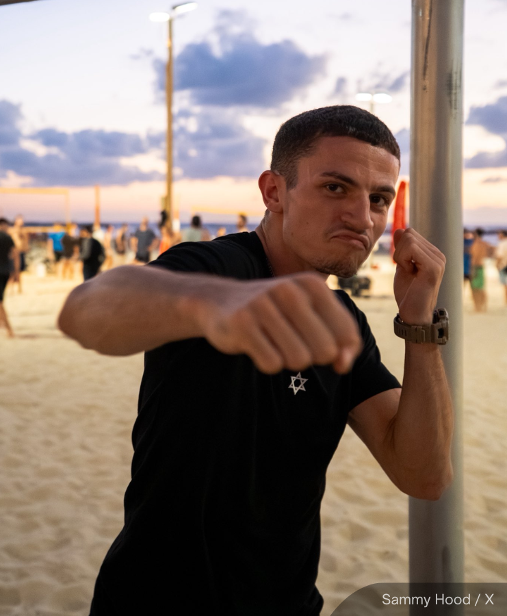 NewsBFM's tweet photo. Australia has cancelled the visa of an Israeli influencer who campaigns against Islam, saying it will not allow visitors who come to spread hatred.

Sammy Yahood said his visa was revoked three hours before his flight, as authorities stressed that those who want to visit Australia should do so for the right reasons.

🧵1