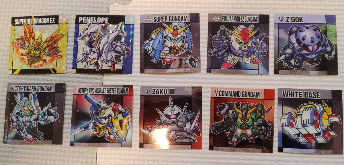 R_BTTF's tweet photo. プレバンより届いた元祖SDガンダムスナックⅡ
40個開封の結果
最後に開けた4箱目がほぼダブりだった上にキラが1枚もないハズレ箱チクショウ https://t.co/kUFlAOAWyl