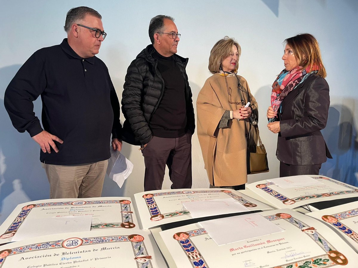 AytoMurcia's tweet photo. La entrega de premios del VIII Concurso Infantil de Belenes pone en valor la tradición belenista entre los escolares murcianos.

El certamen, organizado por la Asociación de Belenistas de Murcia, ha contado con 137 participantes de tres centros educativos

https://t.co/GAFBC8Tt09 https://t.co/owsmixygxd