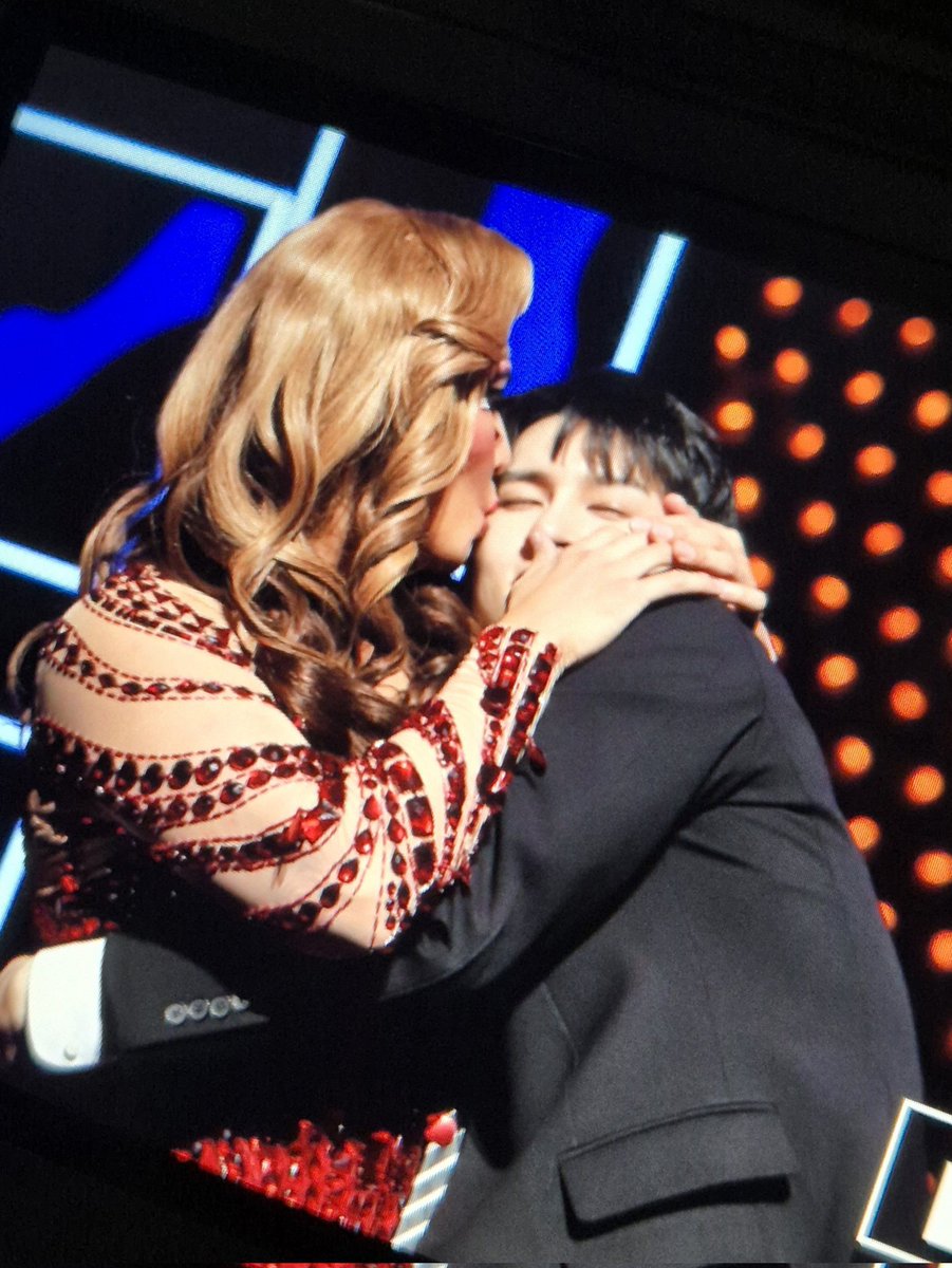 앙탈챌 하고 나서 신나서 냅다 쟌찰리한테 뽀.갈. 한 것까지 진짜 웃김 ㅜㅜ