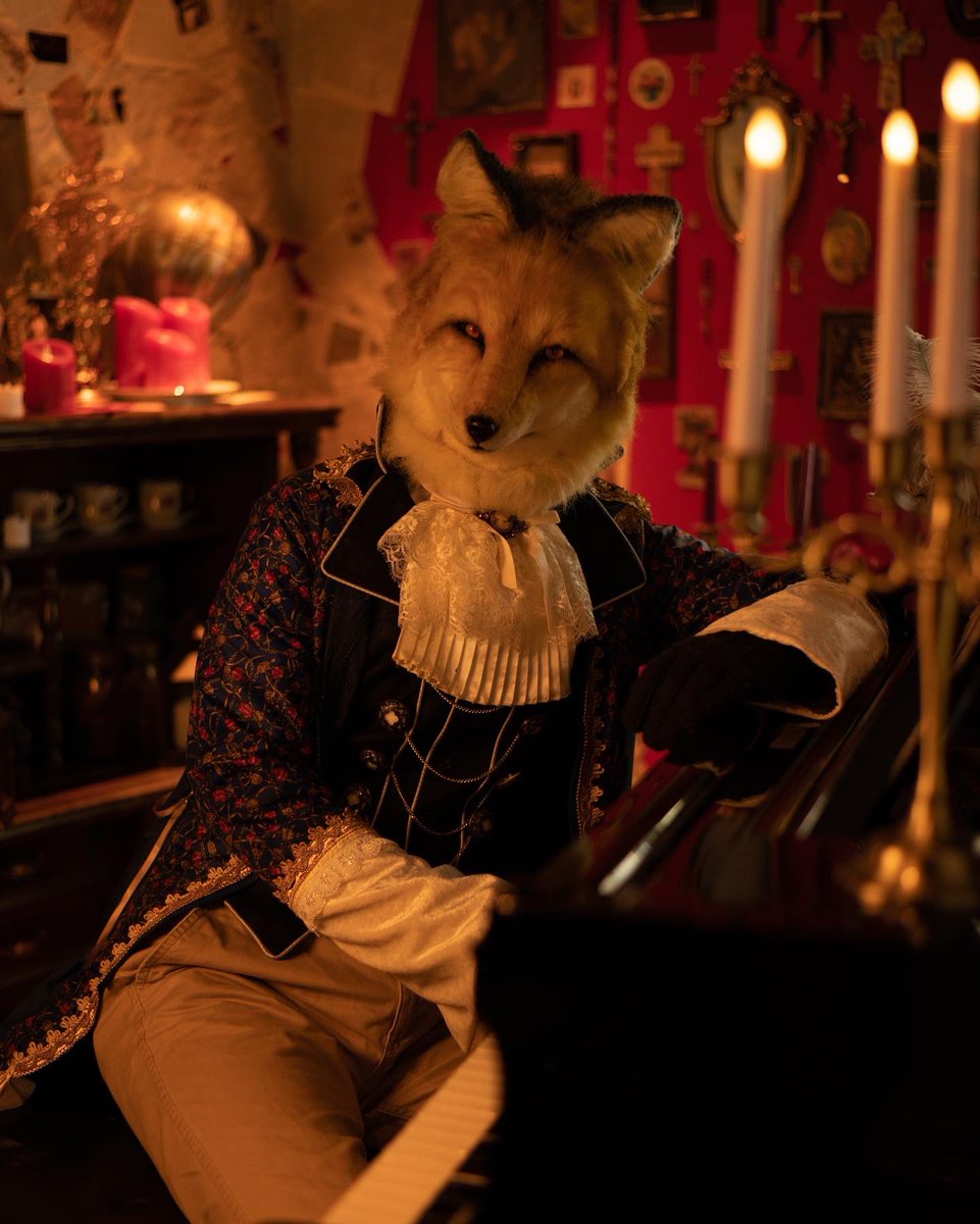 急にたくさんの方々から見てもらえるようになってしまったので軽く自己紹介します！！
人間時々キツネをやってます！3年に一度ぐらいピアノを弾きます！よろしくお願いします！☺️🙌✨
キャラクターアカウント→<a href="/City1Run/">City-Run</a>