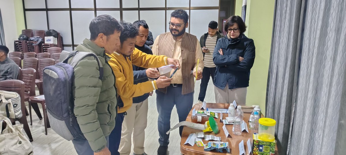 CIPMCMEG's tweet photo. On the 27th in Shillong, CIPMC officials served as resource persons, providing training to field trainers of IORA Ecological Solutions on IPM &amp; NPSS App to enable them to train farmers in their regions. Dr. Devaraja K. P. delivered a lecture on IPM, followed by an IPM exhibition. https://t.co/tYUdaWuKcF