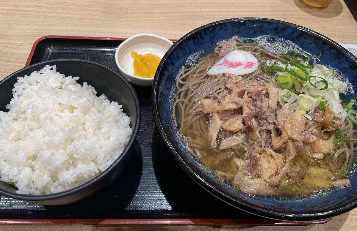 いつからうどん派からそば派に変わったんだろう…
と思うぐらいそばばっか食ってんなww