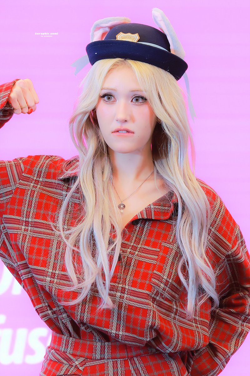 𝐒𝐞𝐫𝐚𝐩𝐡𝐢𝐜 𝐬𝐨𝐦𝐢 tweet media