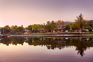 First_Group_ZA's tweet image. Escape to the heart of the Garden Route at Knysna River Club 🌿☀️It’s the perfect place to slow down and reconnect this summer 🌊✨

Find out more: bit.ly/3rcnLsE

#KnysnaRiverClub #FirstExchange #GardenRouteGetaway