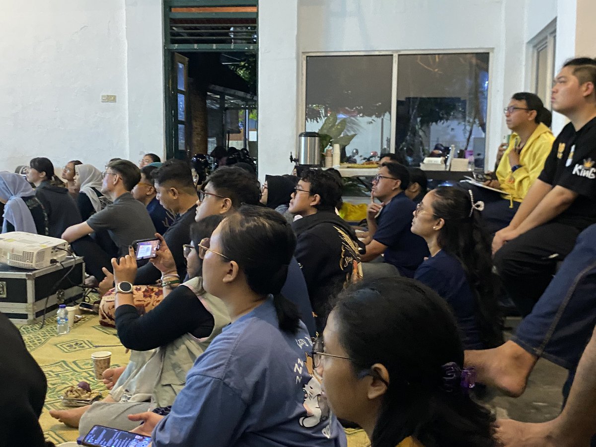 Suasana WRUH! Hari ini!!!! Kebyaaaakkkk!!💥💥