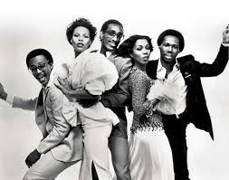 El 27 de enero de 1979, la poderosa banda estadounidense 'Chic' se mantiene por segunda semana consecutiva coronando el Hot 100 de Billboard; mientras, Gloria Gaynor subía con "I Will Survive" del 35 al 20 y Anne Murray debutaba en el No. 57 con "I Just Fall in Love Again".