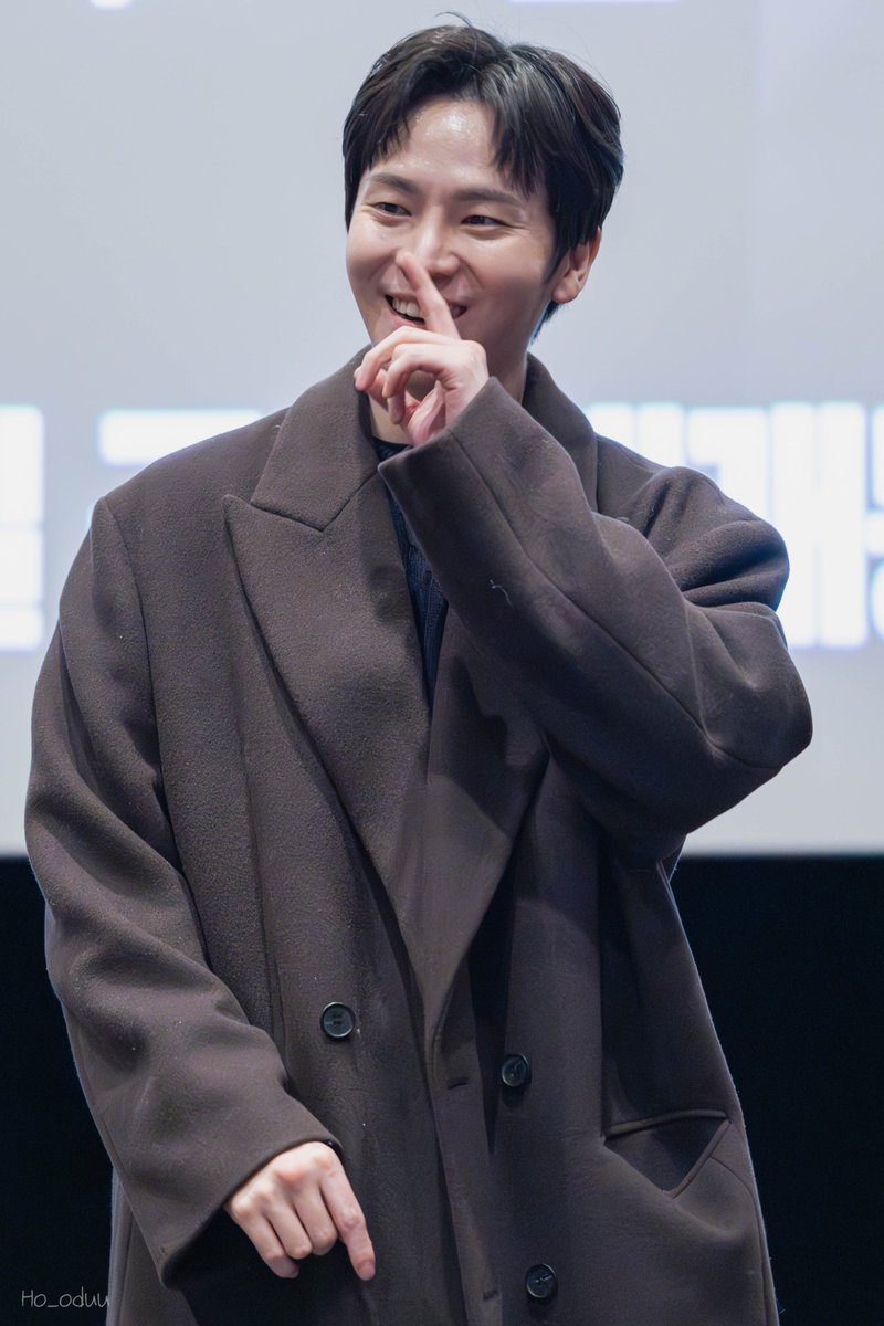 260123 [영화 프로젝트Y]   
게릴라 무대인사   
석구役 #이재균
-
양손 동기화가 너무 귀여우세요