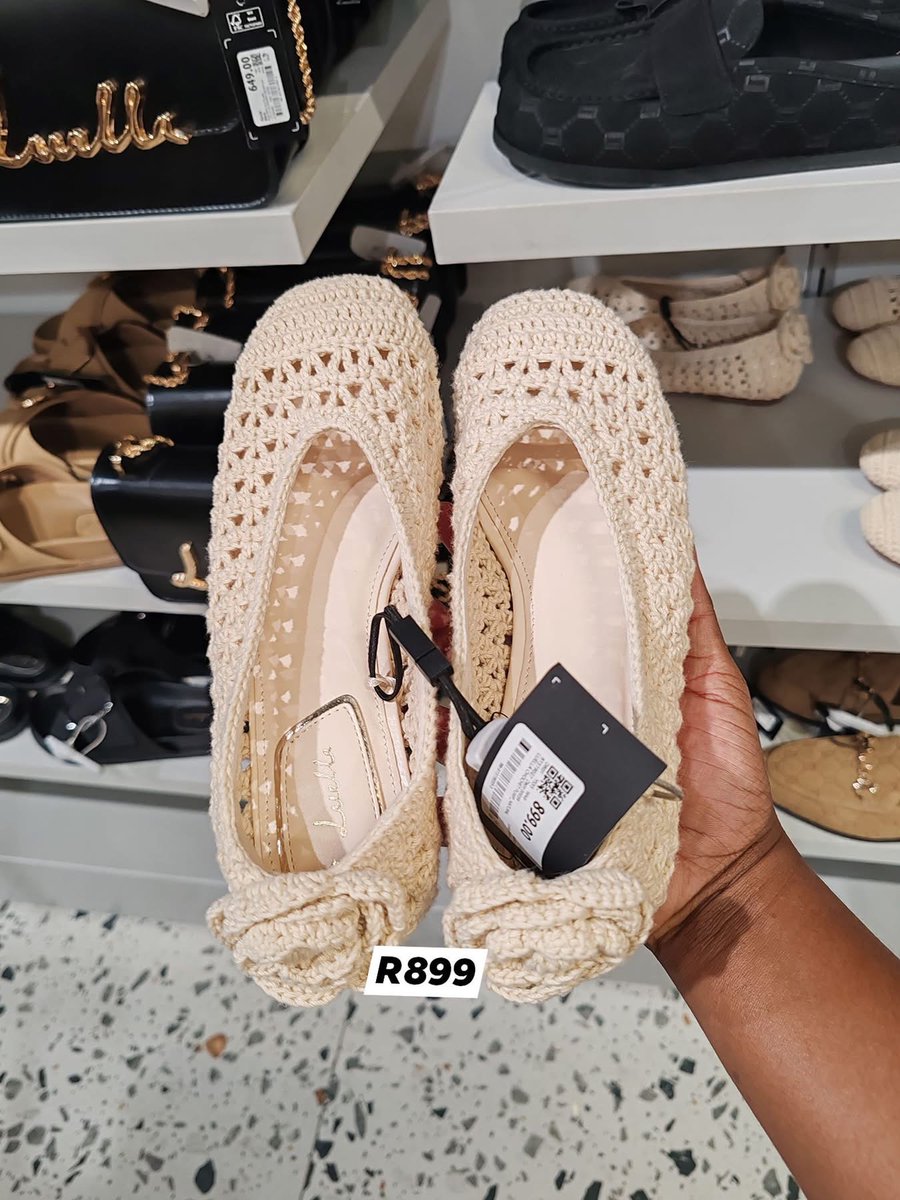 Kgadi_yaMoloto's tweet image. Foschini you can have my money please.🥺❤️🥰🥰