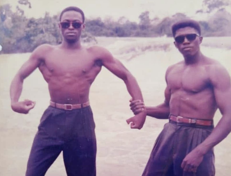 kezio_musoke's tweet image. Many, many years ago ... my big brother Michael Wasswa Musoke aka Mawiko (left), together with the current newly elected Mayor of Kampala City, Eng. Balimwezo. This was Busoga College Mwiri. In their college days, they both had a love for bodybuilding and sports. 

Someone tag…