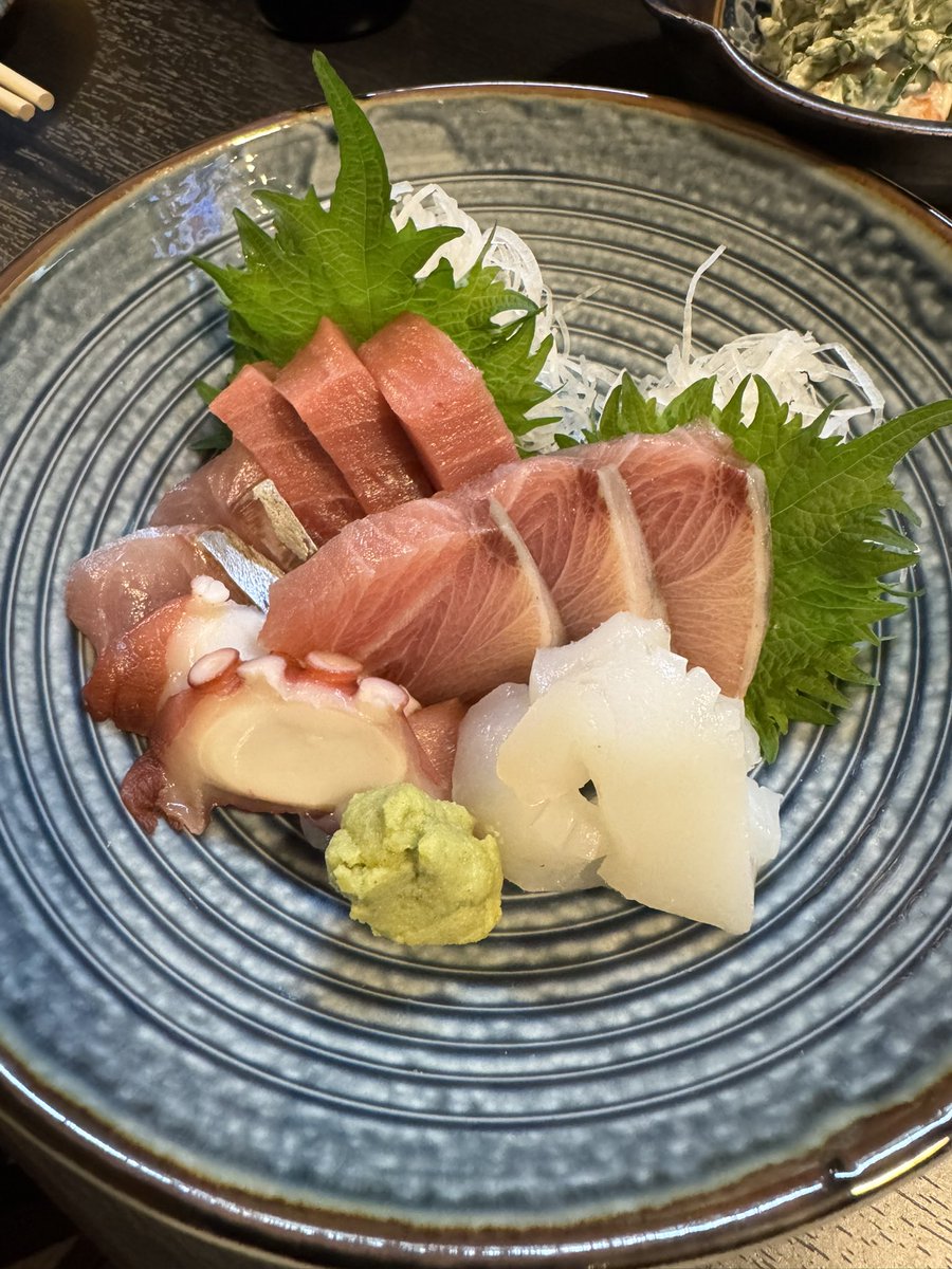 夜は
元々ね、俺が29からほぼ5年毎日通った
今って料亭がありました
先代の大将が亡くなりポツリしか行かなくなった店なんだけど
昨年末に今が閉店…涙
そこの弟子が新たに競馬場前に久良って店だした！
で、行って来た！
まー
おかみさんは俺のこと当時説教するババアで懐かしい^_^
味も懐かしい^_^