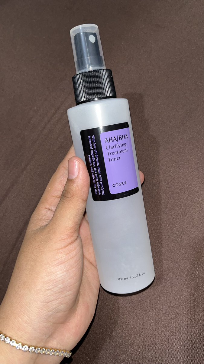 hndryjhx_'s tweet image. Saatnya say good bye to kulit kusam dan Komedo🙂‍↔️

Rahasianya iniii

Aku rajin pakai COSRX AHA/BHA Clarifying Treatment Toner😻😻😻😻