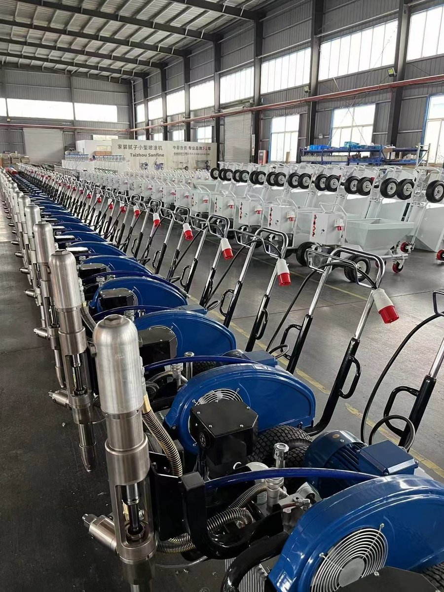 Workshop, no space now! #puttysprayer #plastersprayingmachine #sprayplastering