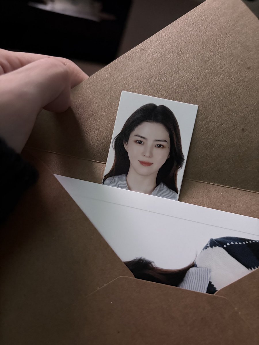 be ྀིྀ tweet media