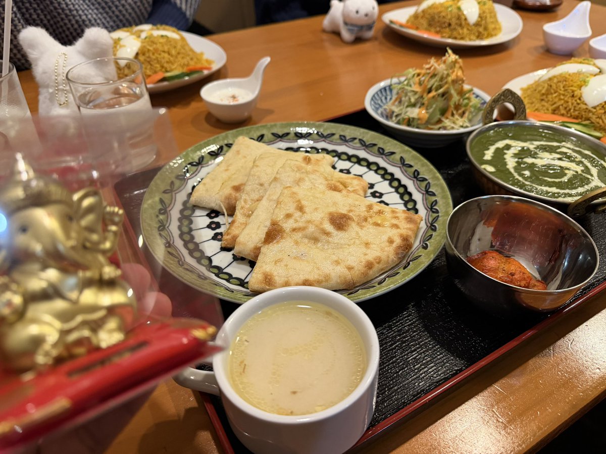 uncn's tweet image. チーズナン食べてぽんぱん🤰